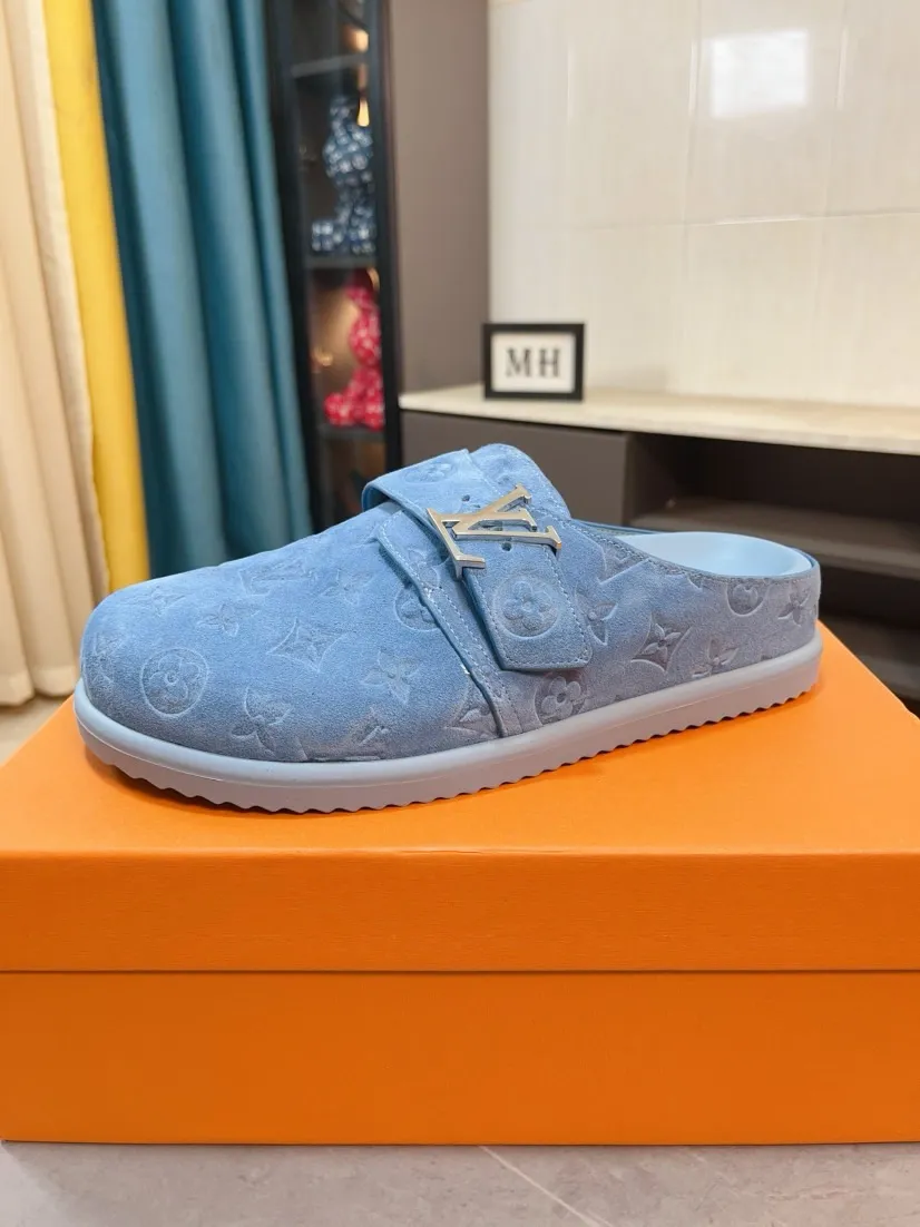 Men's Men's Shoes 💰400🌸🌸🌸🌸LV Easy 2025 new men's casual sandals and slippers, made of suede cow leather, with Monogram pattern to highlight the trendy style. Adjustable straps illuminated with LV letters, while a resilient insole and micro outsole provide lightweight comfort. Made of suede cow leather with embossed Monogram pattern and brand element metal hardware✅Adjustable straps➕Tough insole‼ ️Micro outsole. Comfortable and easy to wear‼ ️ size：38-45